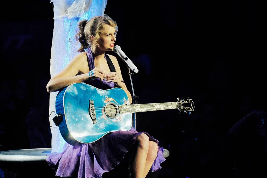 taylor-swift-blue-guitar